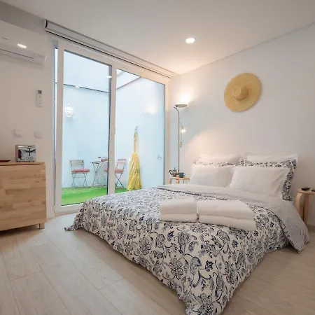 Apartamento Coxim - Com Pátio Em Pleno Coração De *