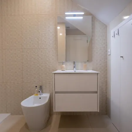 Coxim - Com Patio Em Pleno Coracao De アパート アヴェイロ