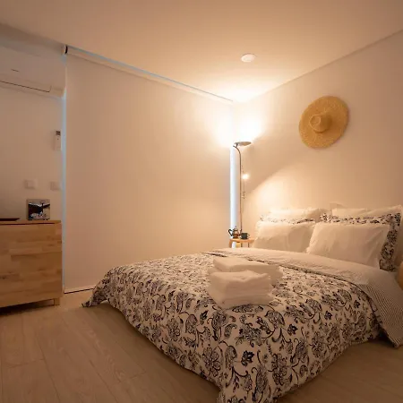 Coxim - Com Pátio Em Pleno Coração De * Aveiro